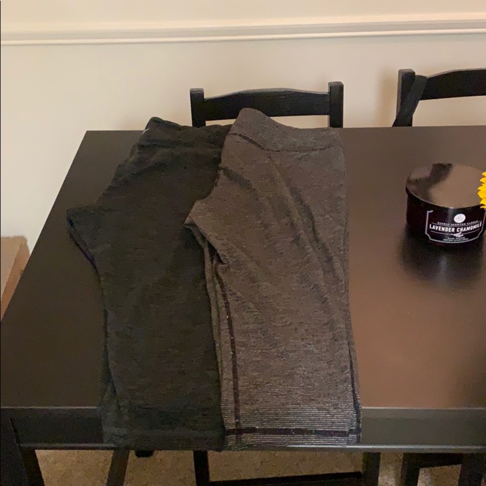 GRAY / GREEN ATHLETIC CAPRI LEGGINGS